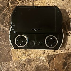 Sony PSP Go Launch Edition 16GB  Piano Black Handheld System W Many Games!